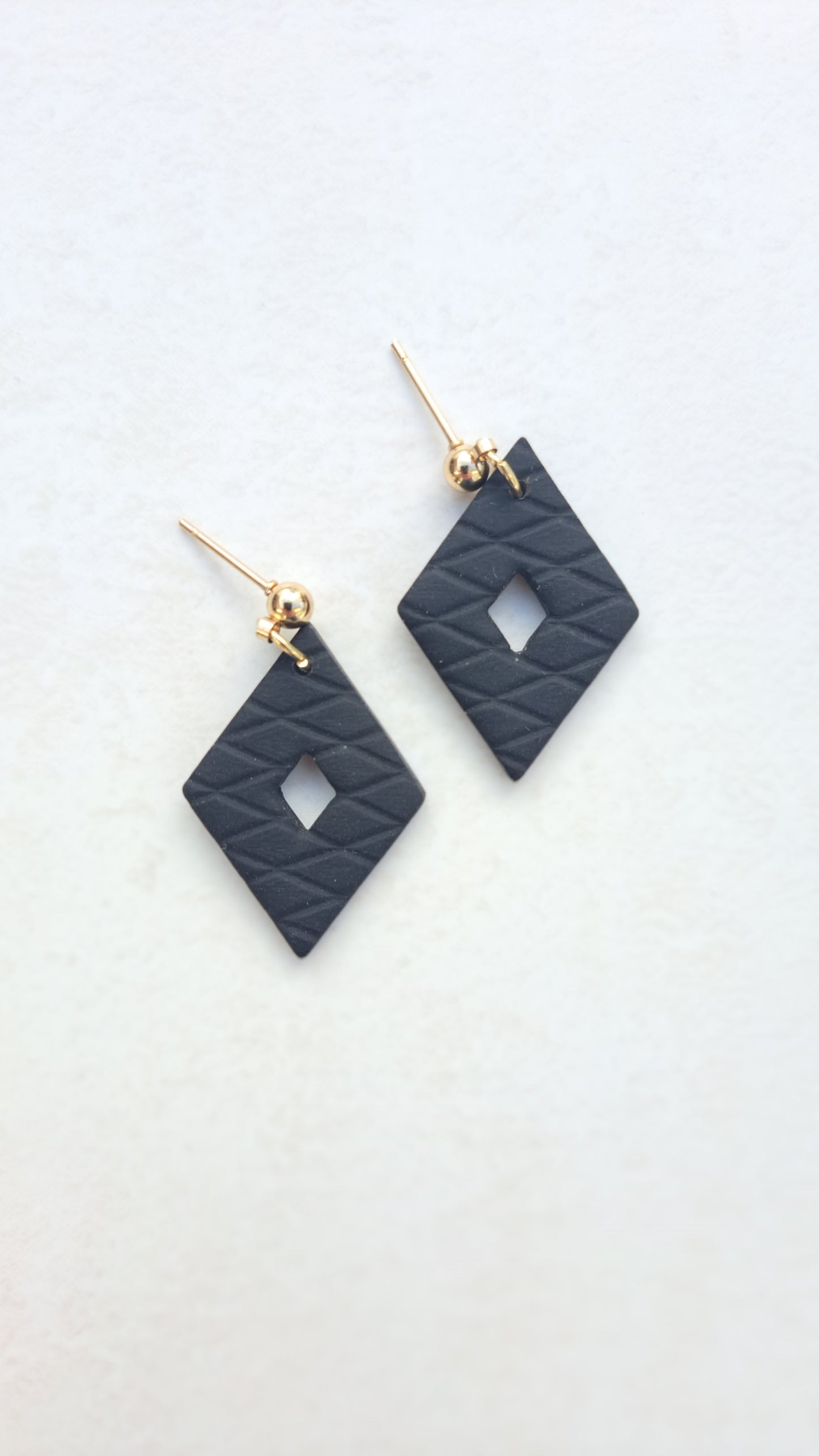 RHOMBUS schwarz Rautenprägung